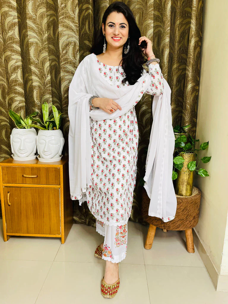 White Cotton Printed Suit With Attractive Lace Border – Berly Cloth